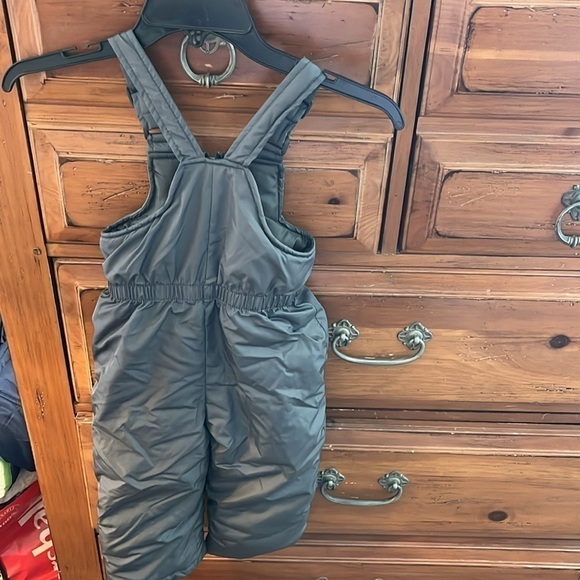 Tahari Boy’s Gray Snowpants Size 2T EUC - Picture 5 of 7